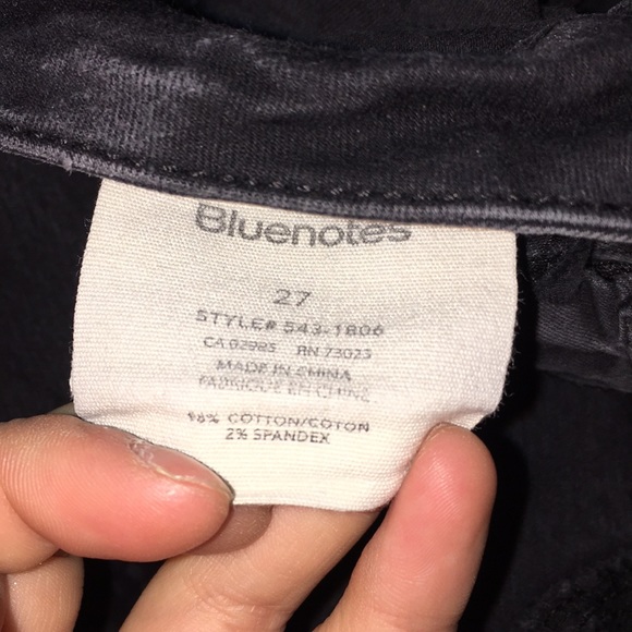 ✨3/20✨ Distressed black denim bermuda shorts - Picture 7 of 7